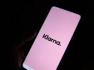 Fintech giant Klarna eyes new funding at lower valuation amid market jitters